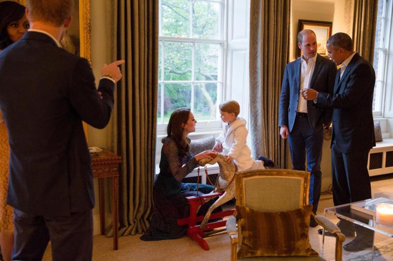 Kate Middleton e William, così hanno rifatto il look alla monarchia Kate Middleton e William, così hanno rifatto il look alla monarchia