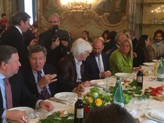 Salvini: “Così Renzi ha ricattato Berlusconi attraverso Repubblica”