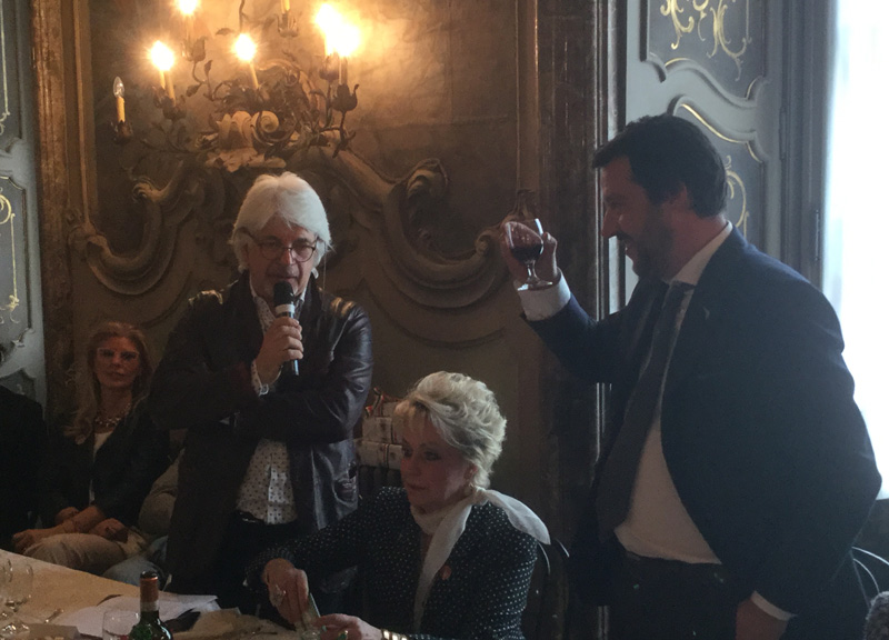 Salvini: “Così Renzi ha ricattato Berlusconi attraverso Repubblica”