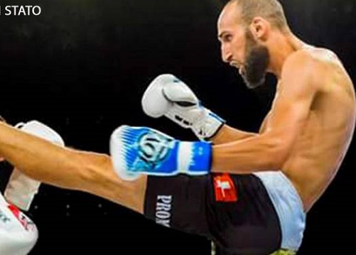 Il ‘kickboxer dell’Isis’: “Terrorismo? In Siria per aiutare i bambini” Il ‘kickboxer dell’Isis’: “Terrorismo? In Siria per aiutare i bambini”