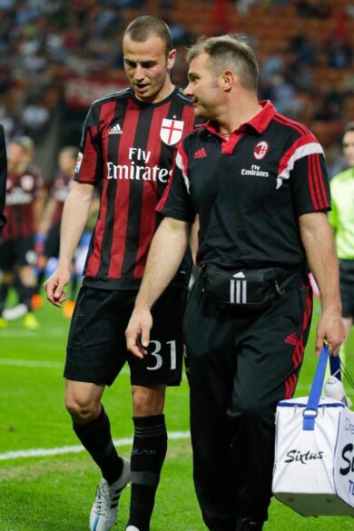 Antonelli, lesione muscolare: (quasi) addio Milan-Juventus di Coppa Italia
