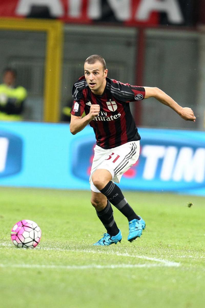 Antonelli, lesione muscolare: (quasi) addio Milan-Juventus di Coppa Italia Antonelli, lesione muscolare: (quasi) addio Milan-Juventus di Coppa Italia