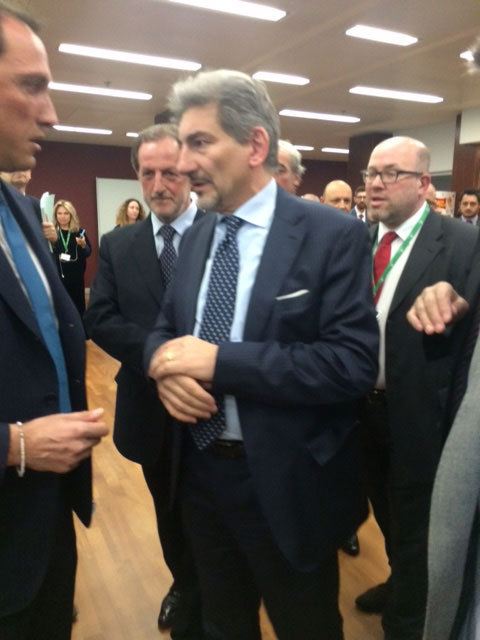Regione, il ritorno di Mantovani. Striscioni del M5S in Aula. Foto Regione, il ritorno di Mantovani. Striscioni del M5S in Aula. Foto