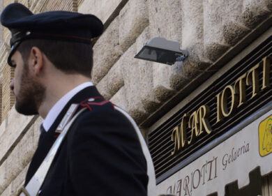 Pizza e gelato, l’oro della camorra. Sequestrato l’impero del clan Contini