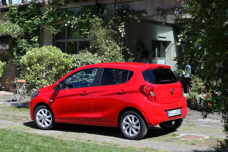 Debutta la Opel Karl GPL con tre euro si fanno 100 km Debutta la Opel Karl GPL con tre euro si fanno 100 km