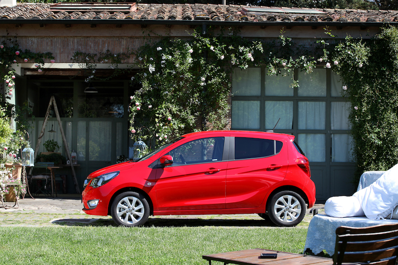 Debutta la Opel Karl GPL con tre euro si fanno 100 km Debutta la Opel Karl GPL con tre euro si fanno 100 km