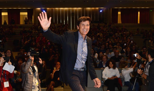 Morandi in Bocconi: “Io star di Facebook. E a Fedez…” Morandi in Bocconi: “Io star di Facebook. E a Fedez…”