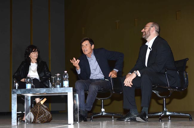 Morandi in Bocconi: “Io star di Facebook. E a Fedez…” Morandi in Bocconi: “Io star di Facebook. E a Fedez…”