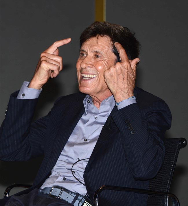 Morandi in Bocconi: “Io star di Facebook. E a Fedez…” Morandi in Bocconi: “Io star di Facebook. E a Fedez…”