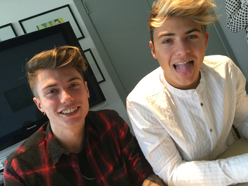 Benji & Fede: con il libro a Torino e poi via al Tour