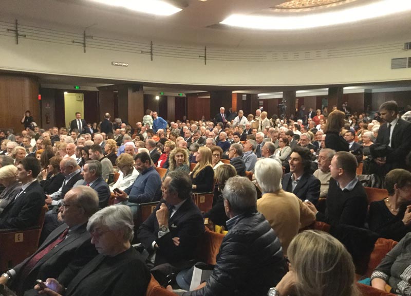Mediolanum: un tour nei teatri per spiegare il risparmio