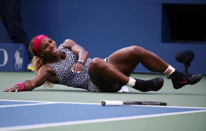 Serena Williams mangia cibo per cani: “Sto male” Serena Williams mangia cibo per cani: “Sto male”