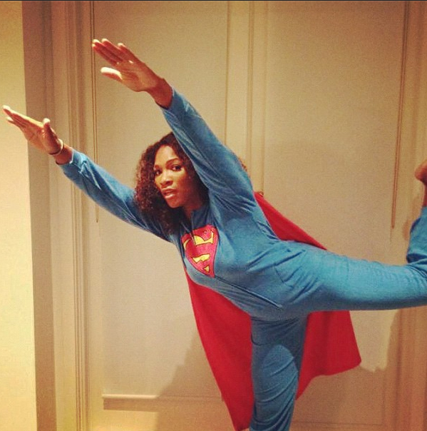 Serena Williams mangia cibo per cani: “Sto male” Serena Williams mangia cibo per cani: “Sto male”