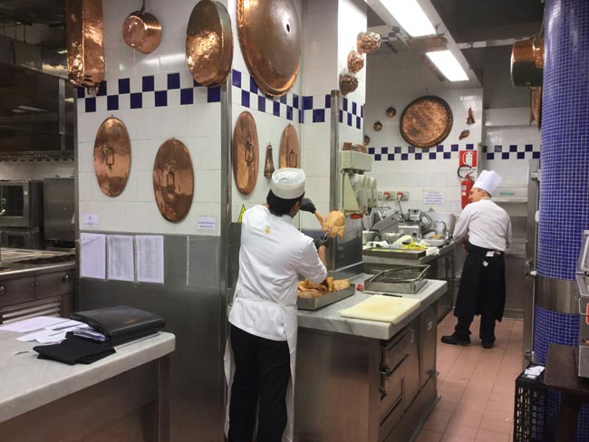 Viaggio dietro le quinte di Peck: i segreti della gastronomia italiana Viaggio dietro le quinte di Peck: i segreti della gastronomia italiana