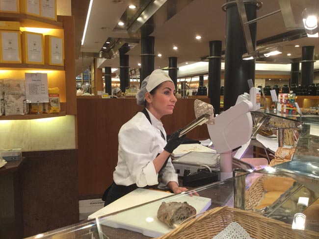 Viaggio dietro le quinte di Peck: i segreti della gastronomia italiana Viaggio dietro le quinte di Peck: i segreti della gastronomia italiana