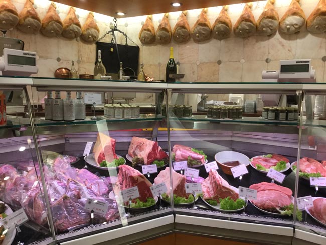 Viaggio dietro le quinte di Peck: i segreti della gastronomia italiana Viaggio dietro le quinte di Peck: i segreti della gastronomia italiana