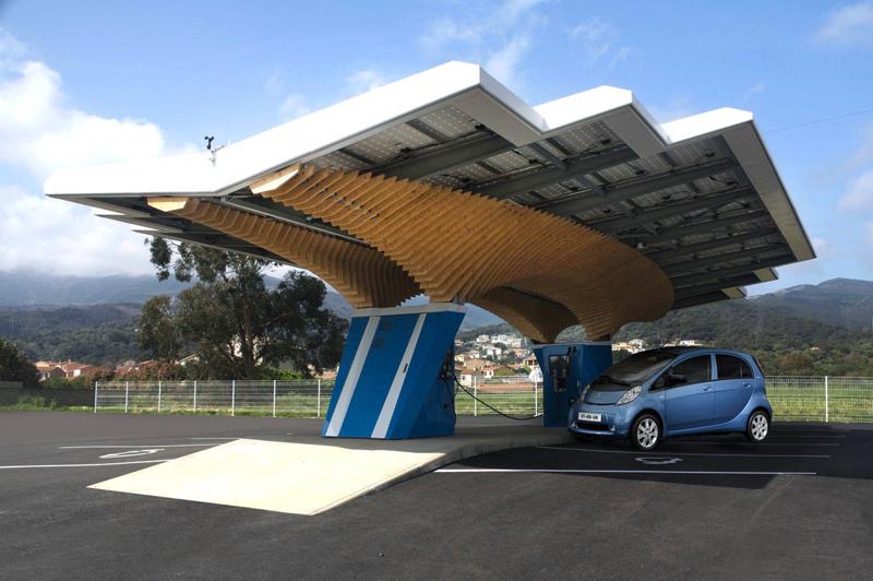 Peugeot Design Lab e DRIVECO si uniscono per la mobilità ad energia solare Peugeot Design Lab e DRIVECO si uniscono per la mobilità ad energia solare