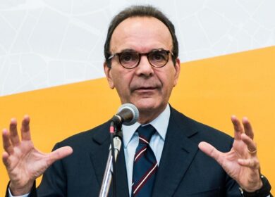 Milano, Parisi: “Pronti a governare subito dopo elezioni”