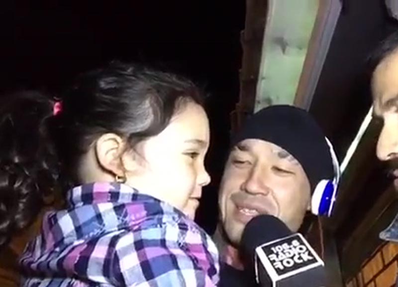 Nainggolan canta l’inno della Roma. E lo dedica a capitan Totti. IL VIDEO Nainggolan canta l’inno della Roma. E lo dedica a capitan Totti. IL VIDEO