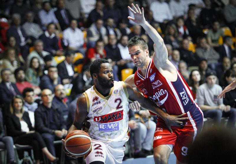 Playoff, Olimpia Milano perde gara 1 con Venezia. Repesa: “Serie lunga”