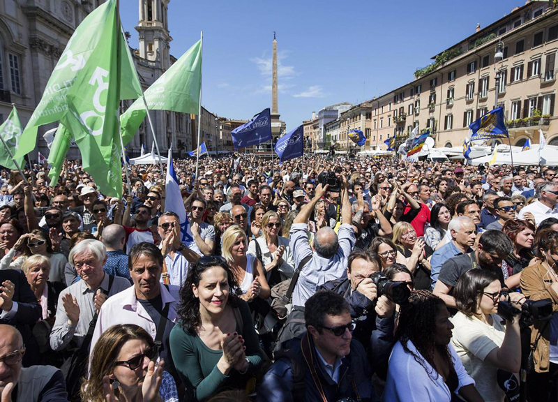 Roma saluta Marco Pannella: “A subito”. Emma Bonino, “omaggi ipocriti” Roma saluta Marco Pannella: “A subito”. Emma Bonino, “omaggi ipocriti”