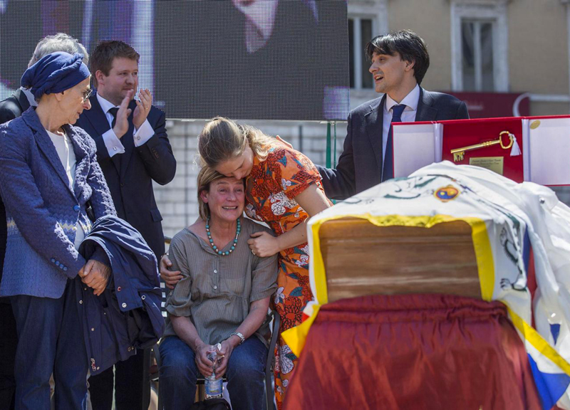 Roma saluta Marco Pannella: “A subito”. Emma Bonino, “omaggi ipocriti” Roma saluta Marco Pannella: “A subito”. Emma Bonino, “omaggi ipocriti”