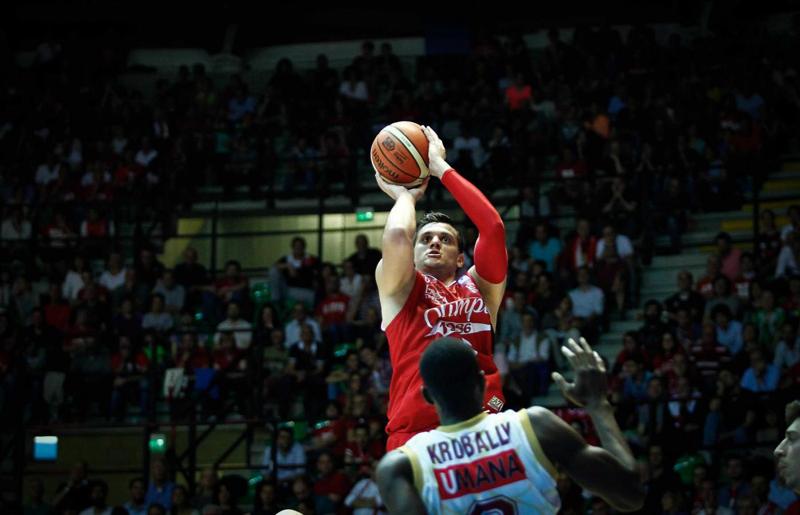 L’EA7 fa 1-1 con Venezia. Repesa: “25 minuti importanti, ma..” L’EA7 fa 1-1 con Venezia. Repesa: “25 minuti importanti, ma..”