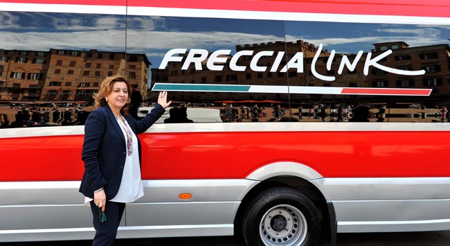 Con Freccialink il Frecciarossa arriva a Siena e… Con Freccialink il Frecciarossa arriva a Siena e…