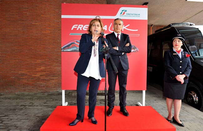 Con Freccialink il Frecciarossa arriva a Siena e… Con Freccialink il Frecciarossa arriva a Siena e…