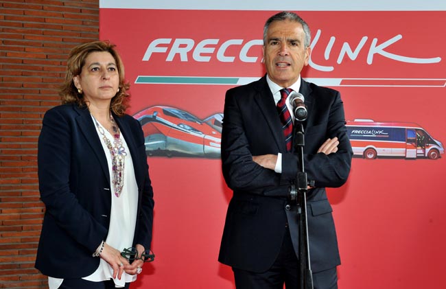 Con Freccialink il Frecciarossa arriva a Siena e… Con Freccialink il Frecciarossa arriva a Siena e…