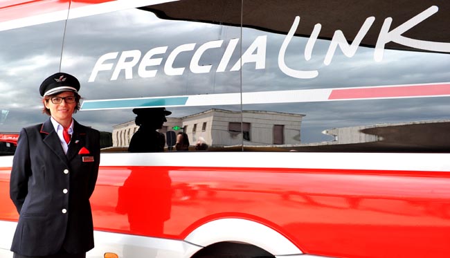 Con Freccialink il Frecciarossa arriva a Siena e… Con Freccialink il Frecciarossa arriva a Siena e…