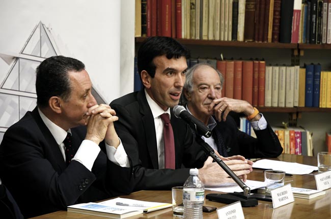 Napolitano regista del partito post-Pd Napolitano regista del partito post-Pd