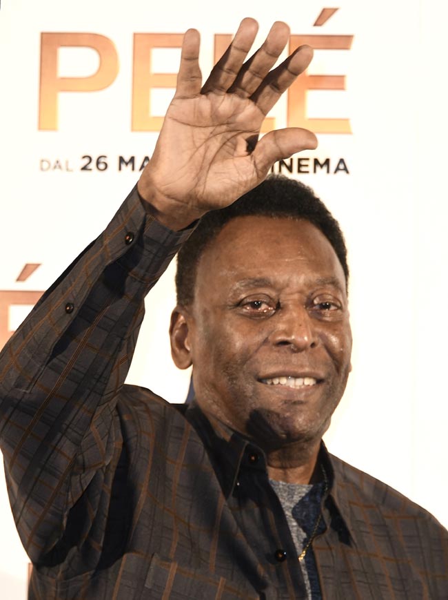 Pelè presenta il film e tradisce il Brasile: “Messi il mio preferito”