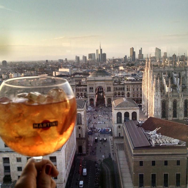 Aperitivo glam alla Terrazza Martini. The Milan Show Biz. LE FOTO Aperitivo glam alla Terrazza Martini. The Milan Show Biz. LE FOTO