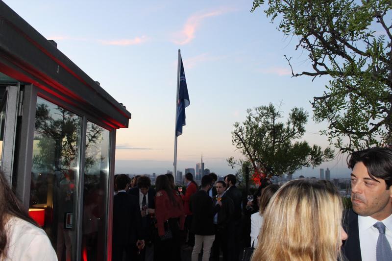 Aperitivo glam alla Terrazza Martini. The Milan Show Biz. LE FOTO Aperitivo glam alla Terrazza Martini. The Milan Show Biz. LE FOTO