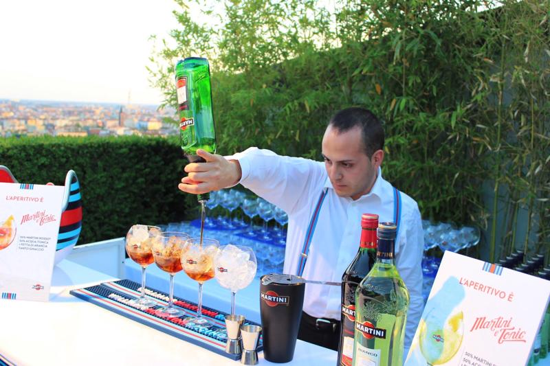 Aperitivo glam alla Terrazza Martini. The Milan Show Biz. LE FOTO Aperitivo glam alla Terrazza Martini. The Milan Show Biz. LE FOTO