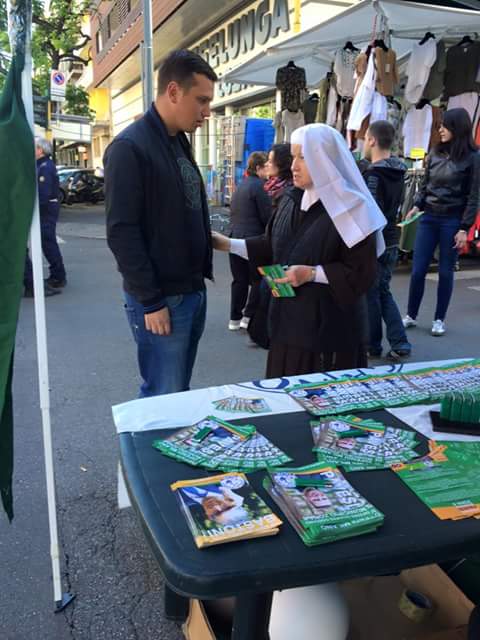Pavesi, il comizio diventa un raduno della destra radicale. FOTO Pavesi, il comizio diventa un raduno della destra radicale. FOTO