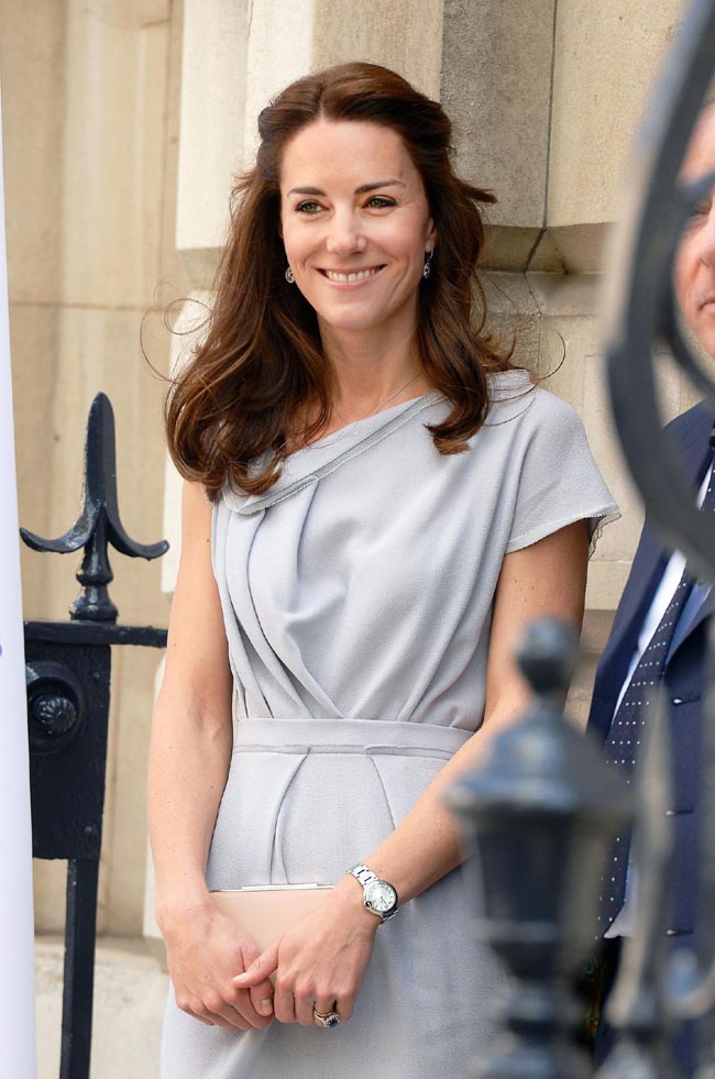 Kate Middleton, la foto che fa morire dal ridere. FOTO Kate Middleton, la foto che fa morire dal ridere. FOTO