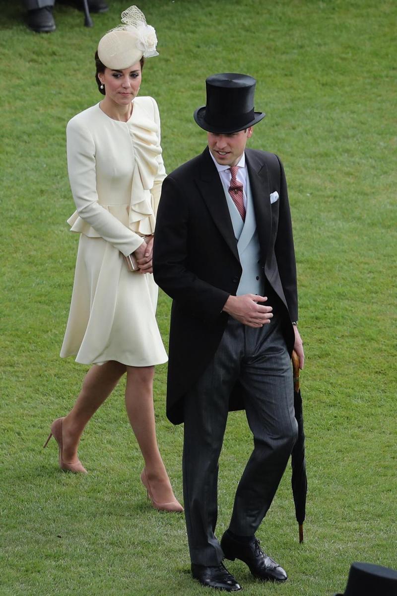 Kate Middleton, la foto che fa morire dal ridere. FOTO Kate Middleton, la foto che fa morire dal ridere. FOTO