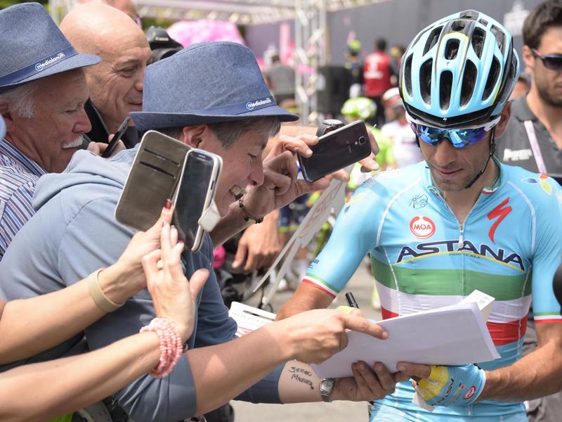 Nibali riapre il Giro d’Italia: ora è secondo dietro a Chaves