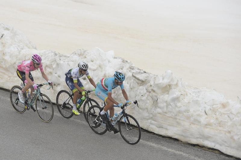 Nibali riapre il Giro d’Italia: ora è secondo dietro a Chaves