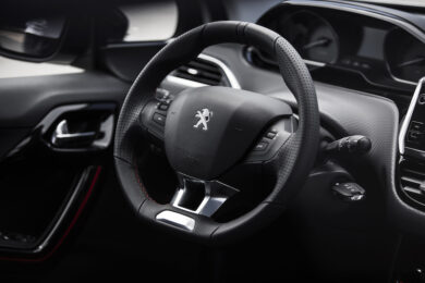 Nuovo Peugeot 2008, la seduzione e la forza di un SUV