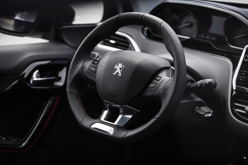 Nuovo Peugeot 2008, la seduzione e la forza di un SUV Nuovo Peugeot 2008, la seduzione e la forza di un SUV