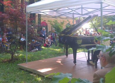 Via Scaldasole: dal degrado alla rinascita tra le note di Mozart