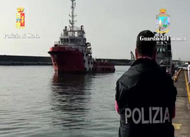 Migranti: sbarco Catania, arrestati 16 scafisti