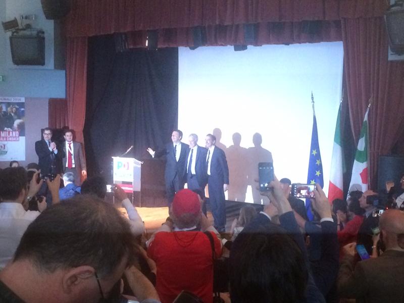 Milano, Renzi al Barrio’s per Sala: ”Vincere è un calcio di rigore”