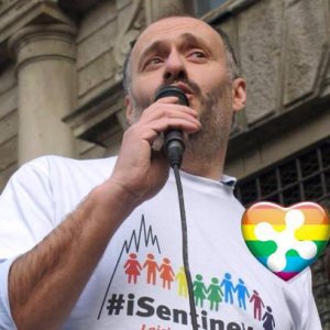 Milano: scrive ‘Frocio’ e Fb blocca la sua pagina antiomofobia