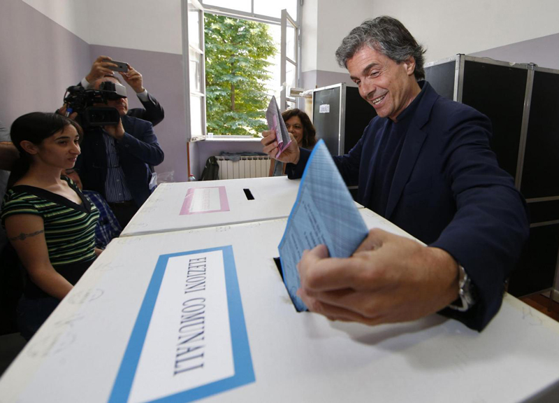 Elezioni Roma. La Raggi in testa a 10 punti da Giachetti. “Estimation”