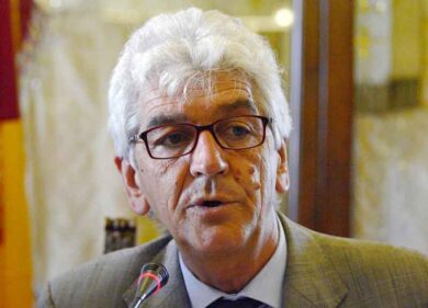 Rifiuti all’estero e romani senza lavoro. L’Ama sciupa per vendetta