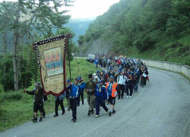 Berlusconi malato, nella fedele Ciociaria pellegrinaggio di preghiera Berlusconi malato, nella fedele Ciociaria pellegrinaggio di preghiera